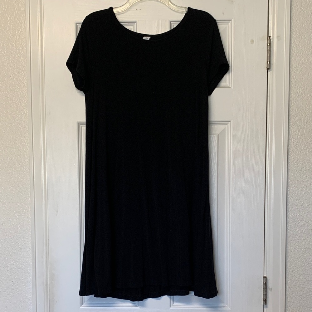 Simple Black Short Sleeve Swing Dress